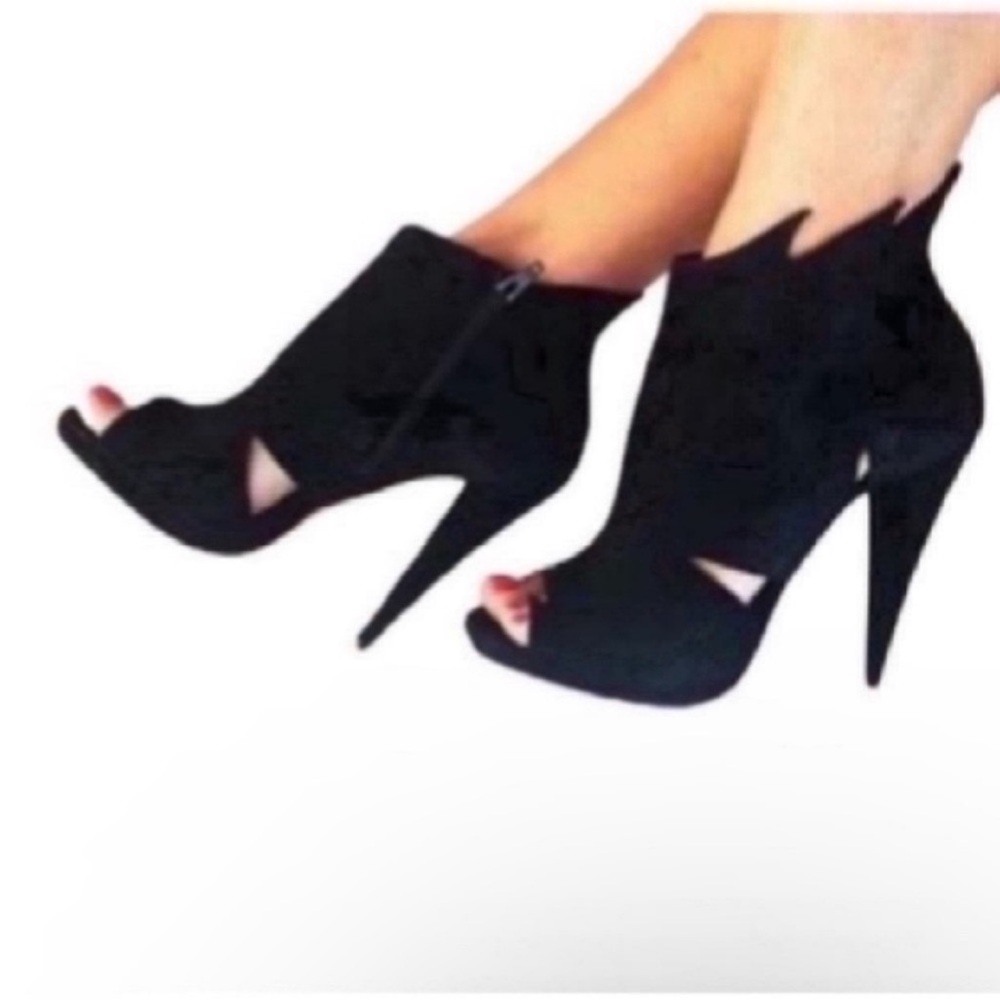 Christian Louboutin Belfeconica Flame
accent suede boots RETAIL 1695 - Picture 2 of 8